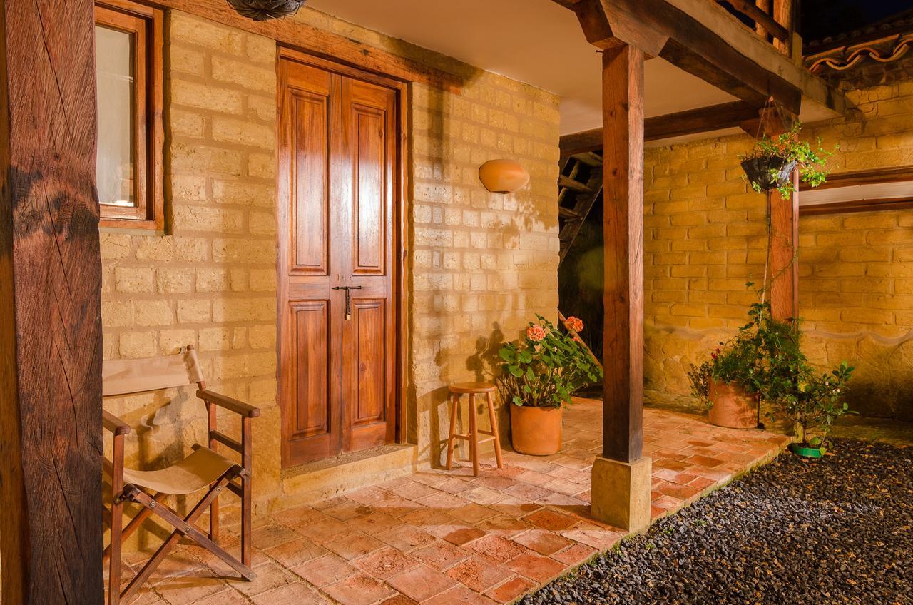 Hostal Casa Del Arte Robles Bagian luar foto