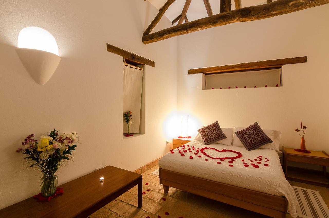 Hostal Casa Del Arte Robles Bagian luar foto